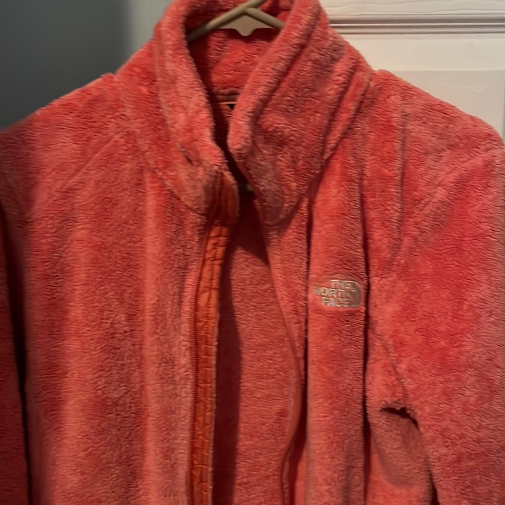 North face peach color, freshly washed